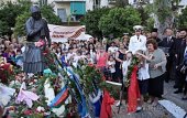 Церемония возложения венков 9 мая 2018 к памятнику Советскому воину в Афинах